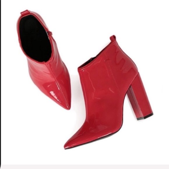 Qupid red booties features a pointy toe size 7 - Picture 4 of 6
